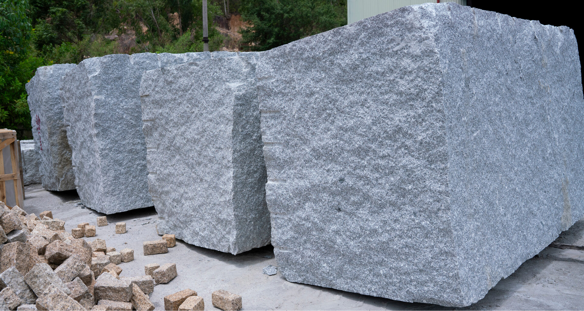What Are the Colors and Patterns of Granite